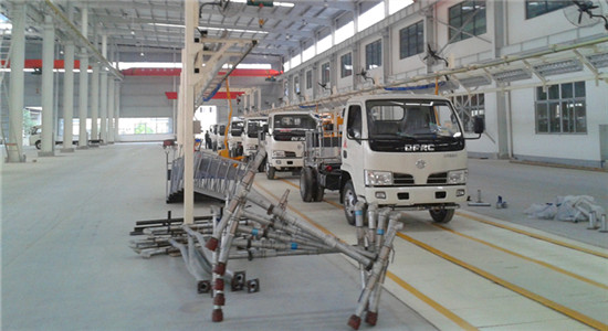 <a href=http://m.essary.cn/ssc target=_blank class=infotextkey>灑水車(chē)</a>圖片
