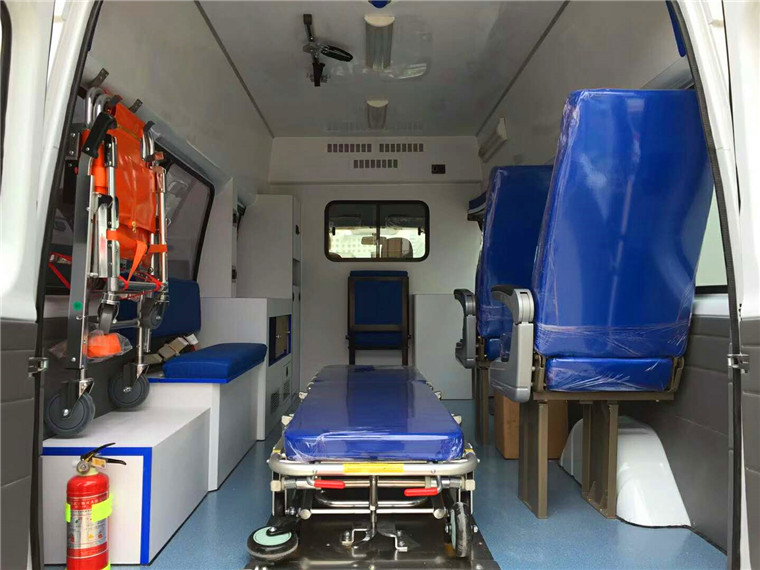 江鈴特順救護(hù)車(chē)短軸中頂(國(guó)五)圖片5