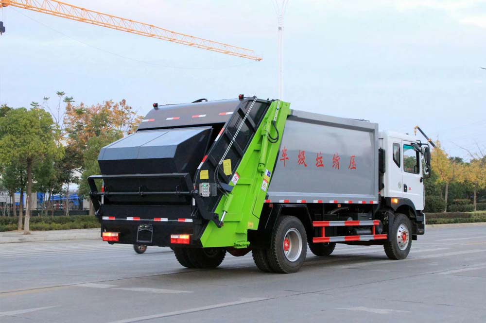 新品國(guó)六東風(fēng)D9壓縮垃圾車(chē)圖片4